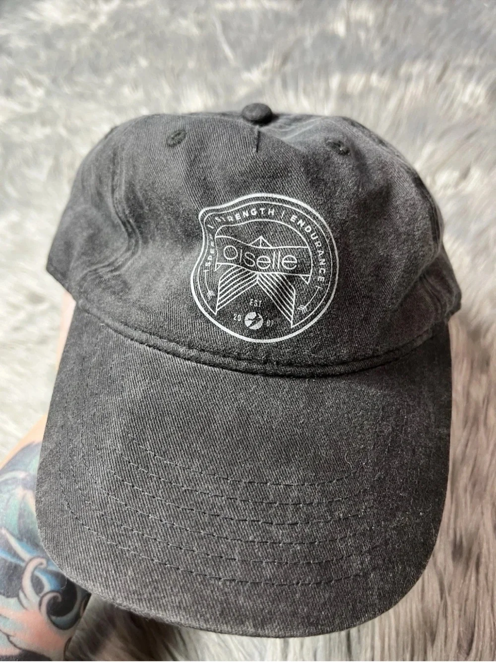 Oiselle Crest Baseball Cap Women’s Hat Faded Black One Size